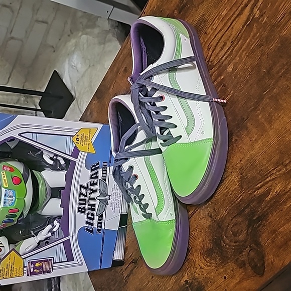 VANS x Old Skool Toy Story Buzz Lightyear Sneakers Mens Size 11 Disney Pixar - Picture 2 of 7